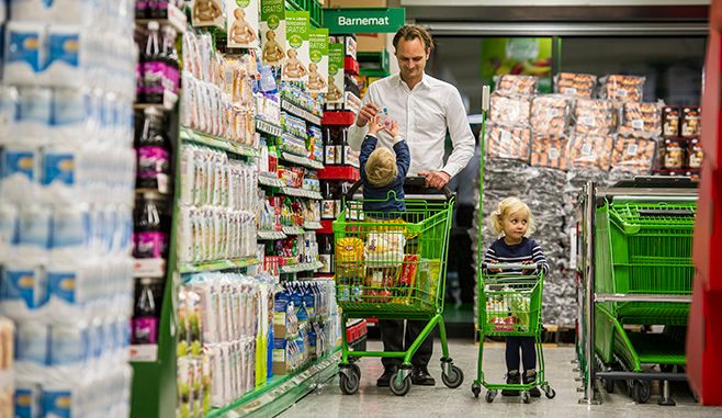Dansk undersøkelse: Dette irriterer mest ved andre kunder i en dagligvarebutikk